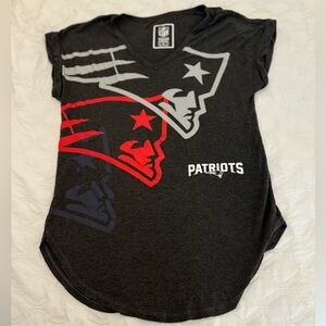 New England Patriots T-Shirt Charcoal w/red, blue & white. Size M